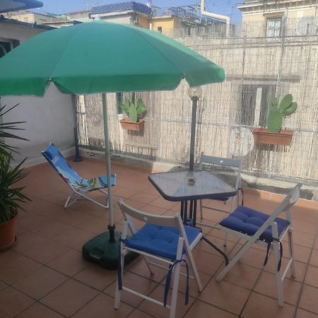 Vacanzella Casa Vacanza Appartamento In Centro Con Terrazzo نابولي المظهر الخارجي الصورة