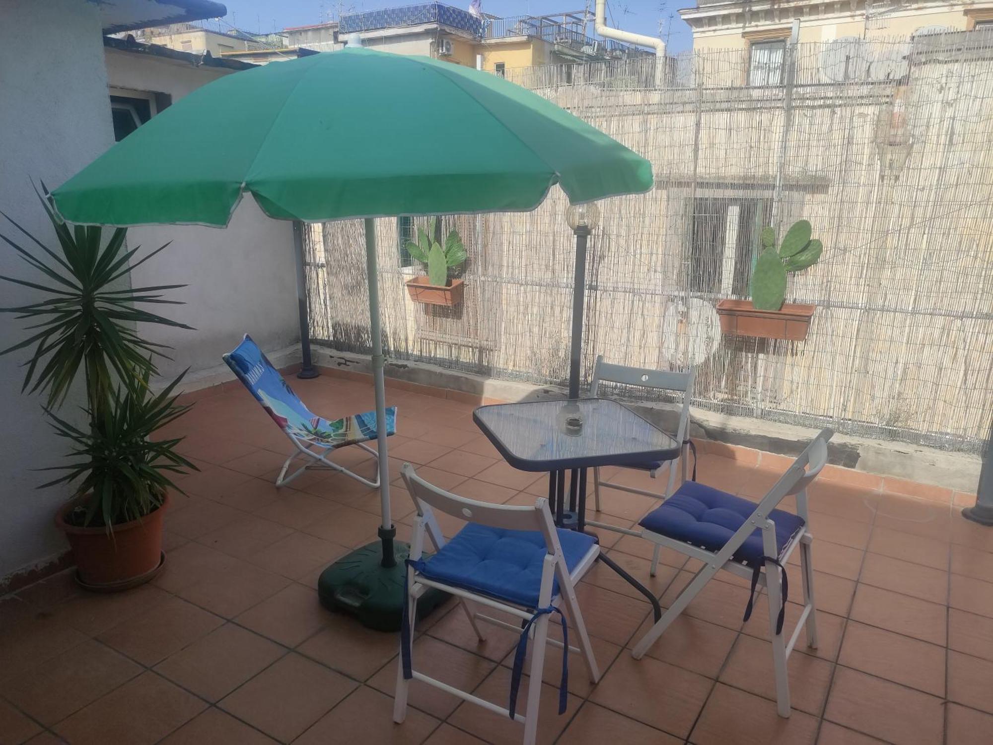 Vacanzella Casa Vacanza Appartamento In Centro Con Terrazzo نابولي المظهر الخارجي الصورة